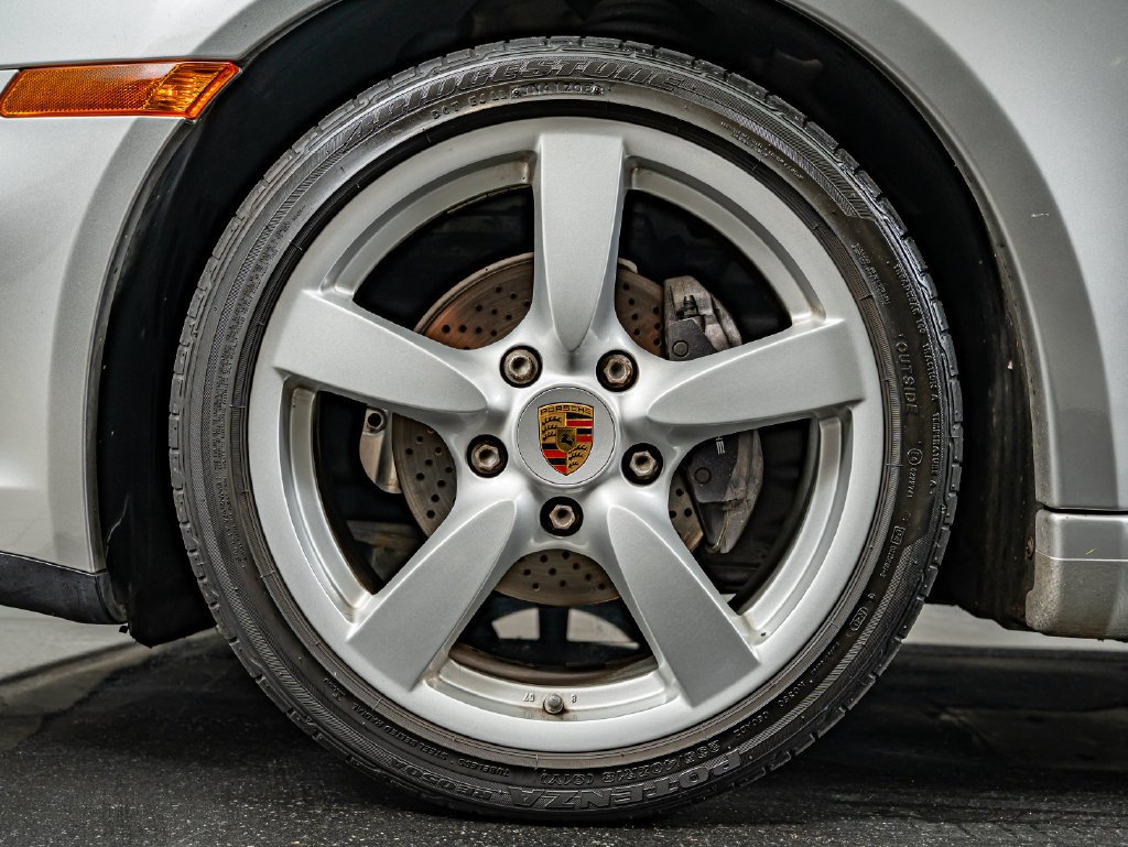 Used 2007 Arctic Silver Metallic Porsche  image 12