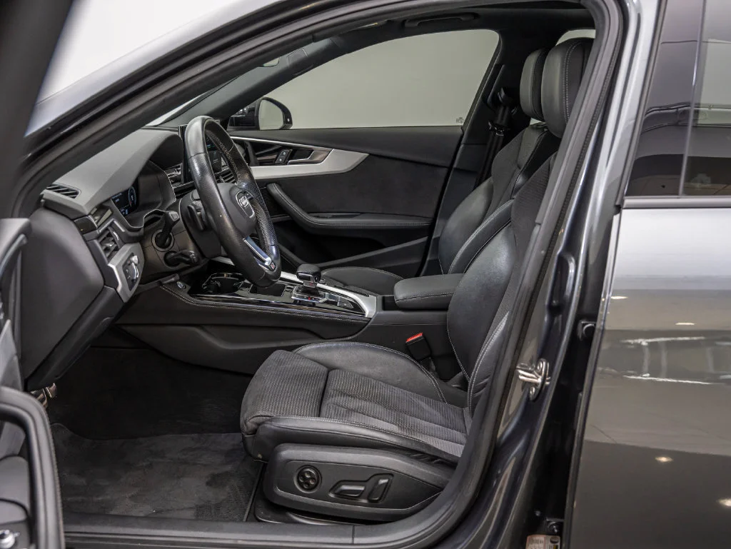 Used 2023 Daytona Gray Pearl Effect Audi 45 S line Prestige image 22