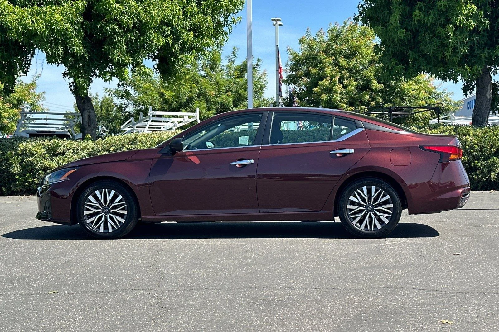 Used 2024 Garnet Pearl Metallic Nissan 2.5 SV image 7