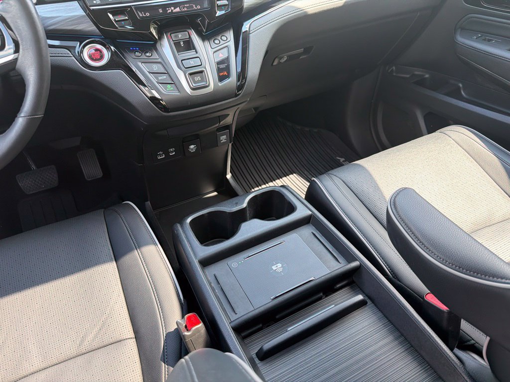 2025 Honda Odyssey Elite - Photo 16