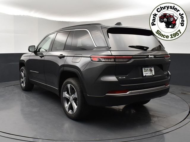 New 2026 Baltic Gray Metallic Clear-Coat Exterior Paint Jeep Limited image 4