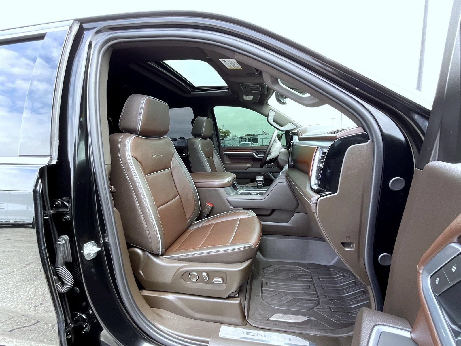 2026 GMC Sierra 1500 Denali - Photo 17