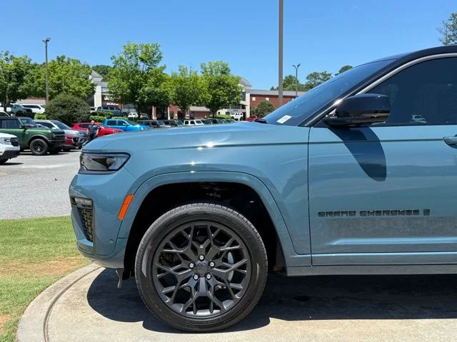 New 2026 Steel Blue Exterior Paint Jeep Summit image 12