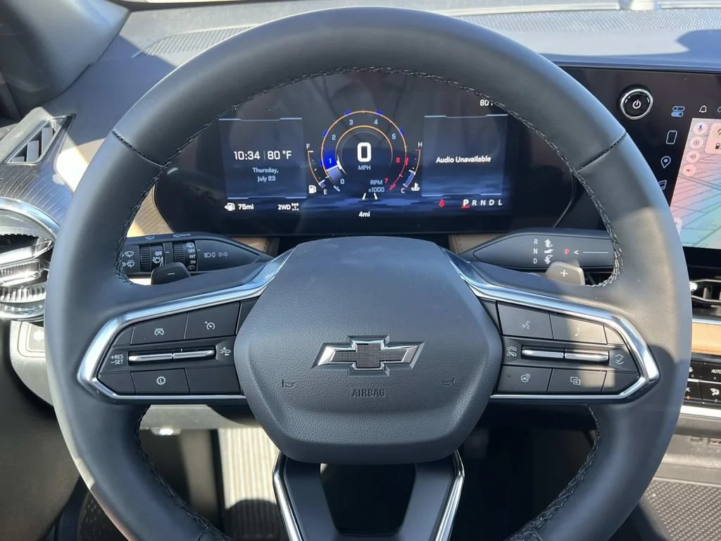 New 2027 Polar White Tricoat Chevrolet ACTIV image 14