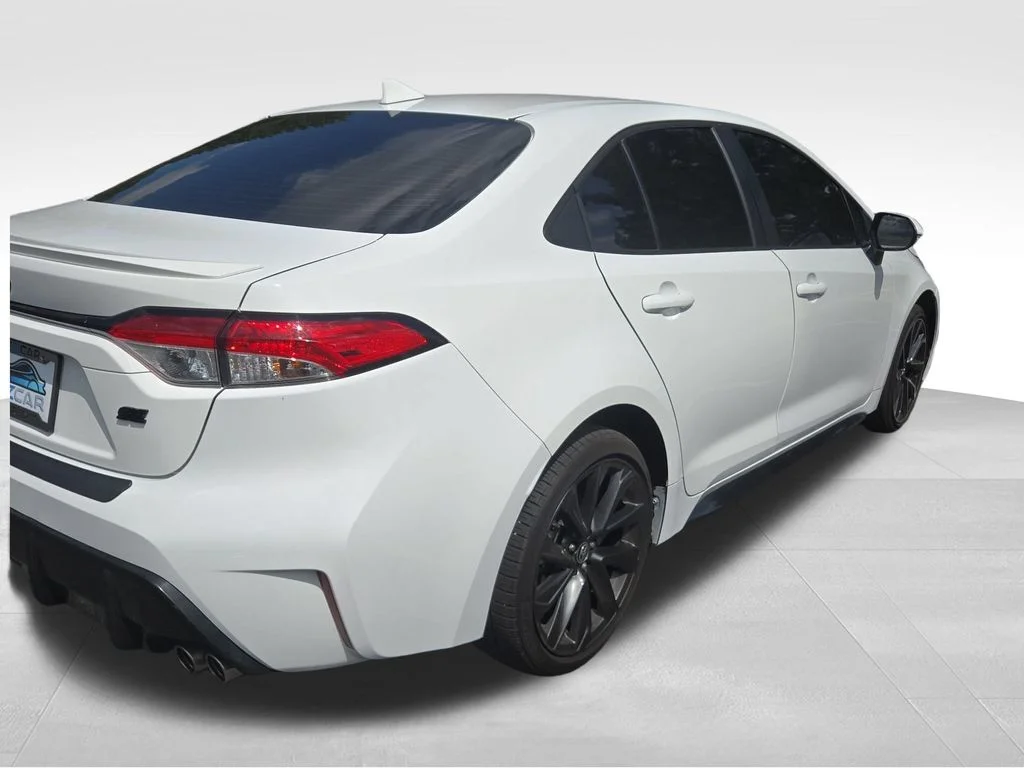 Used 2024 Ice Toyota SE image 11