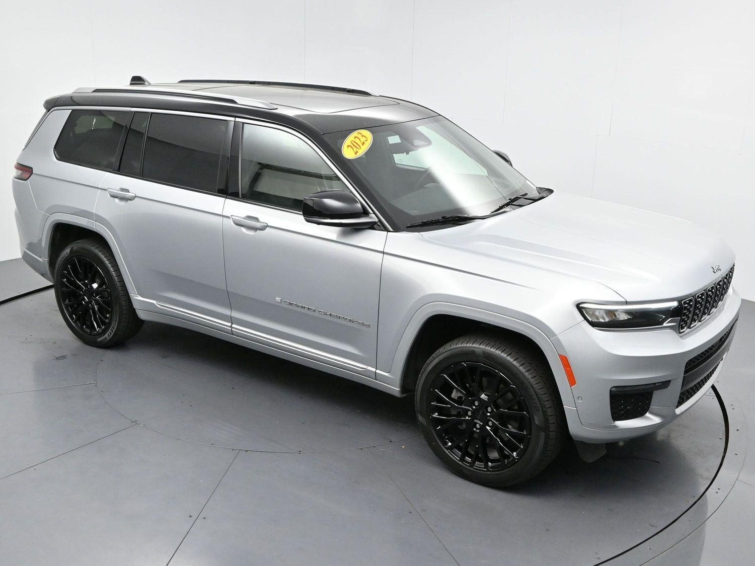Used 2023 Silver Zynith Jeep Summit Reserve image 36