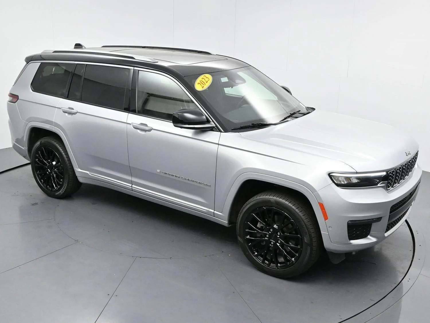 Used 2023 Silver Zynith Jeep Summit Reserve image 36