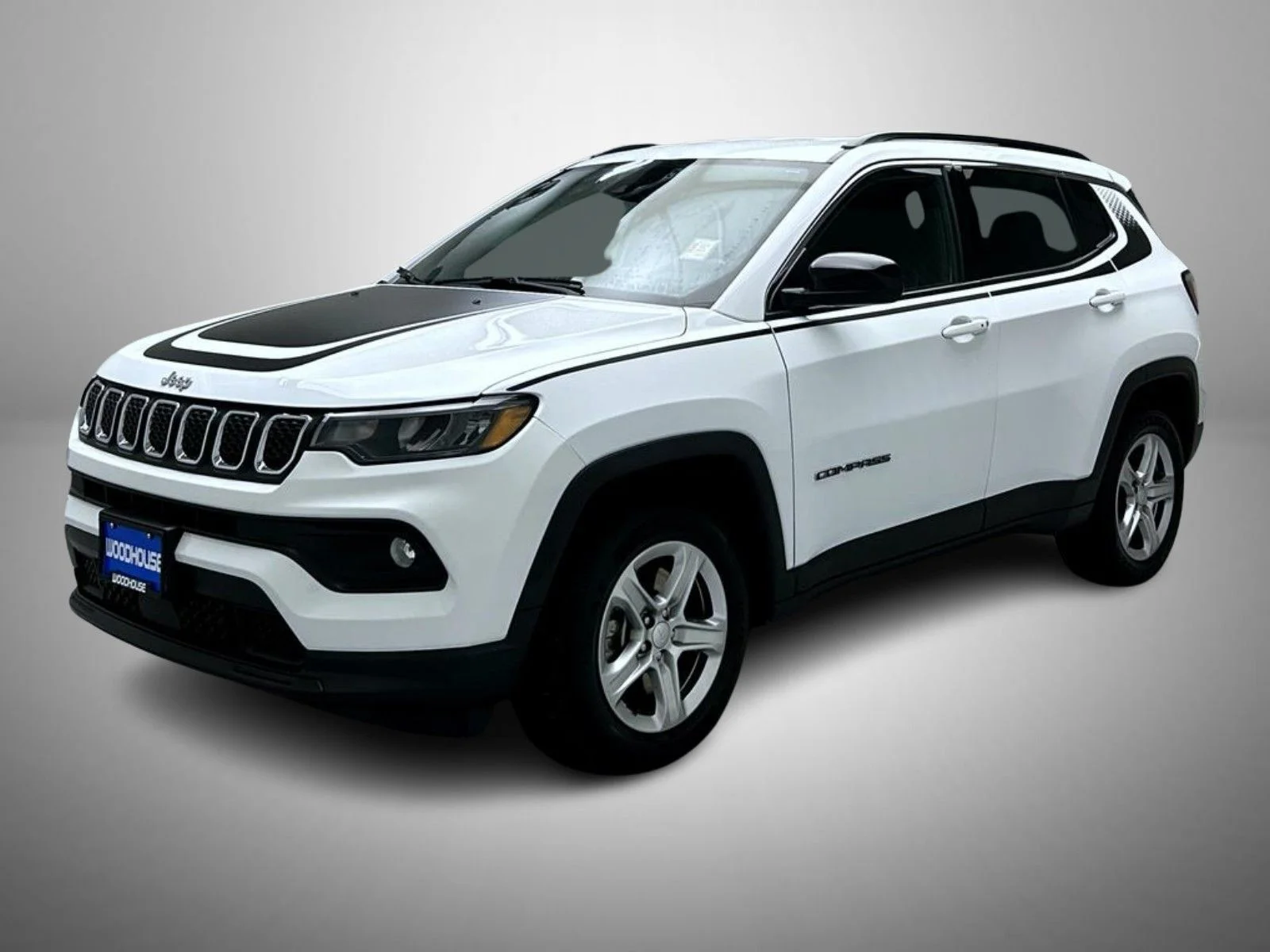 Used 2023 White Jeep Latitude image 1