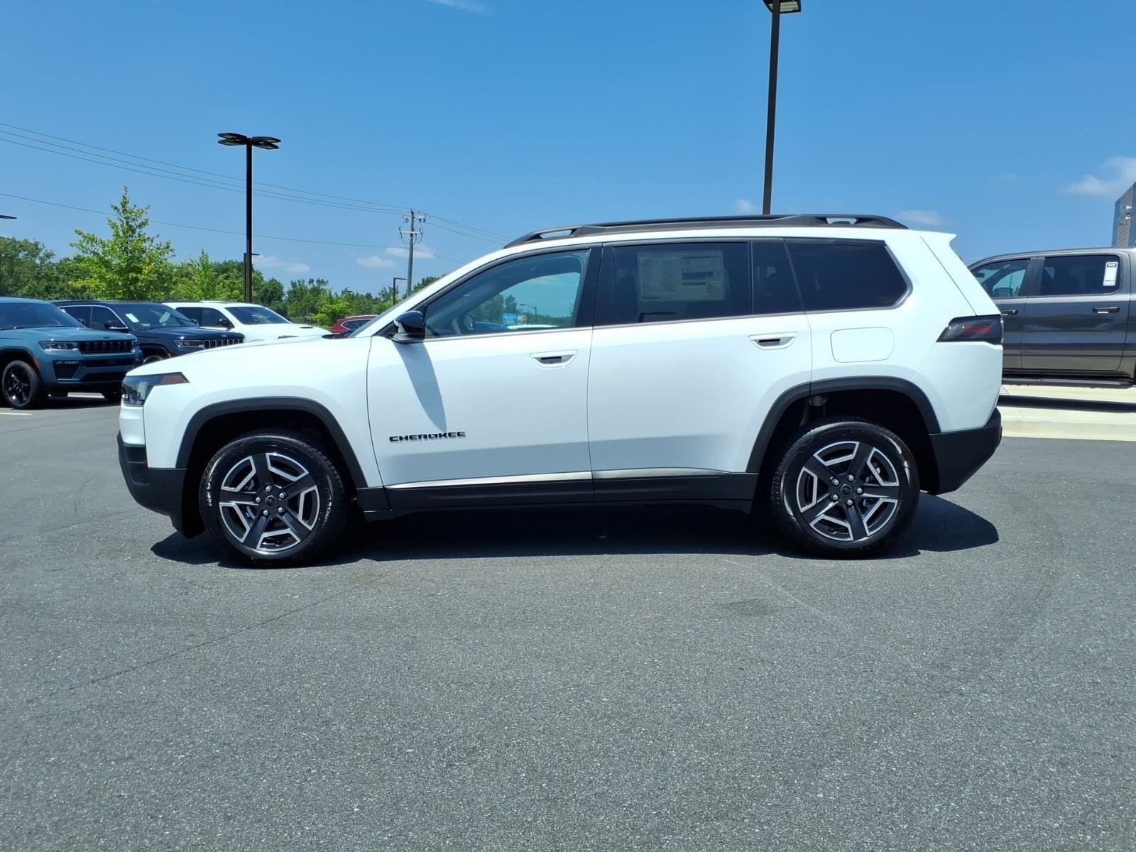 New 2026 Bright White Clear-Coat Exterior Paint Jeep Limited image 12