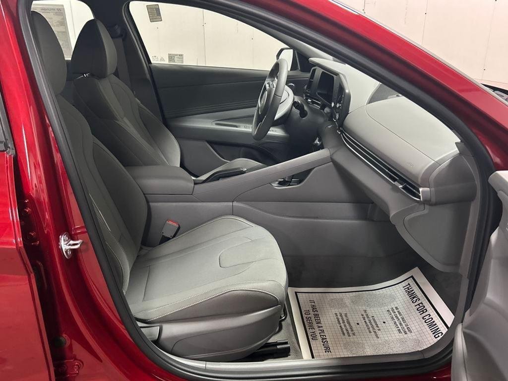 2025 Hyundai Elantra SEL - Photo 19