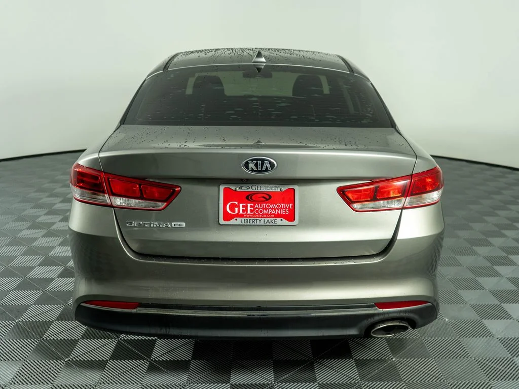 Used 2016 Gray Kia LX image 5