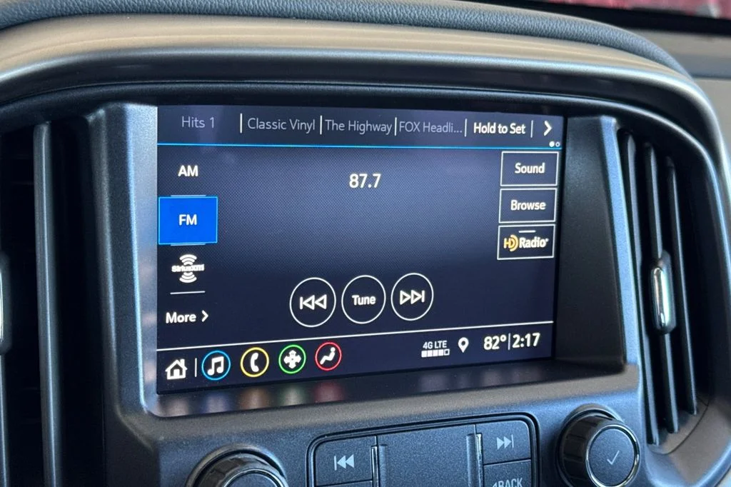Used 2022 Black Chevrolet Z71 image 22