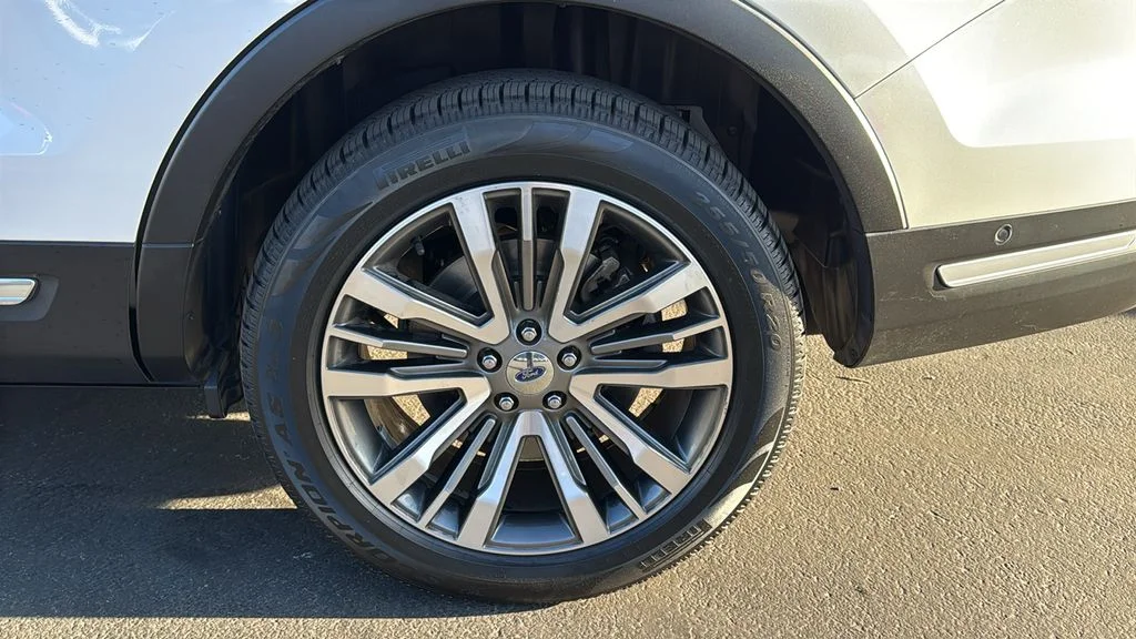 Used 2019 White Ford Platinum image 8