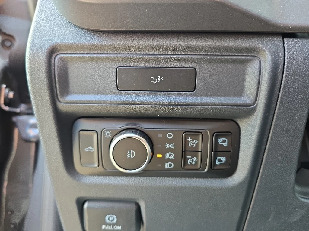 New 2026 Carbonized Gray Metallic Ford XLT image 14