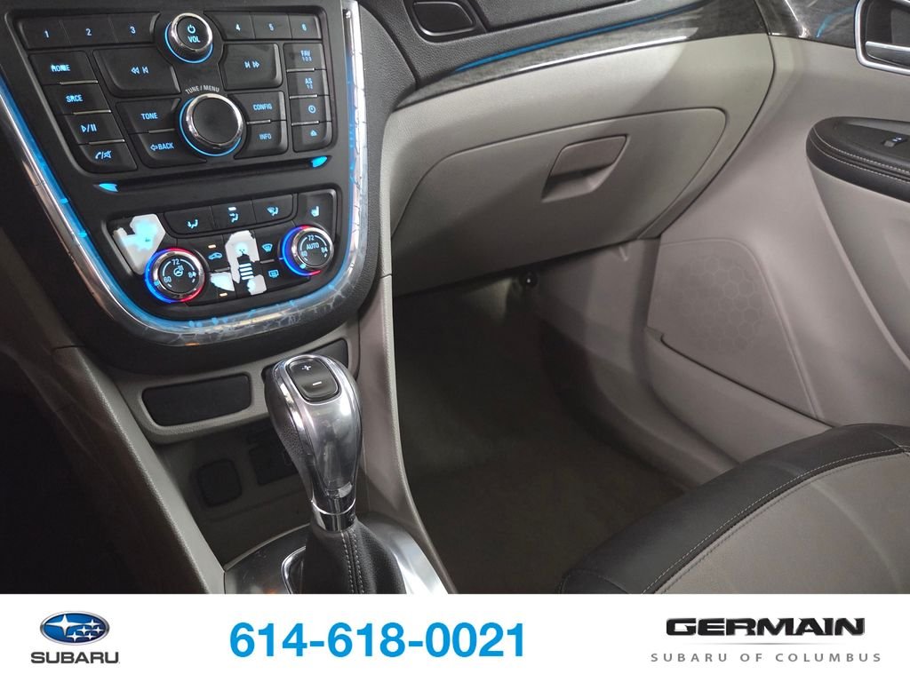 Used 2013 White Buick Leather image 24