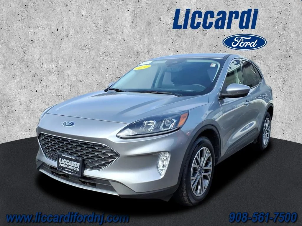 Used 2022 Silver Ford SEL image 3