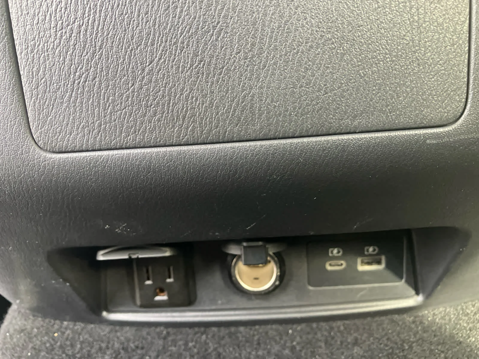 Used 2024 Aspen White Tricoat Nissan Platinum image 37
