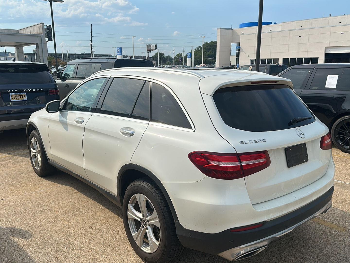 Used 2018 designo Diamond White Metallic Mercedes-Benz GLC 300 image 6