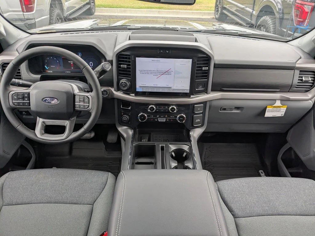 New 2026 Agate Black Metallic Ford XLT image 17