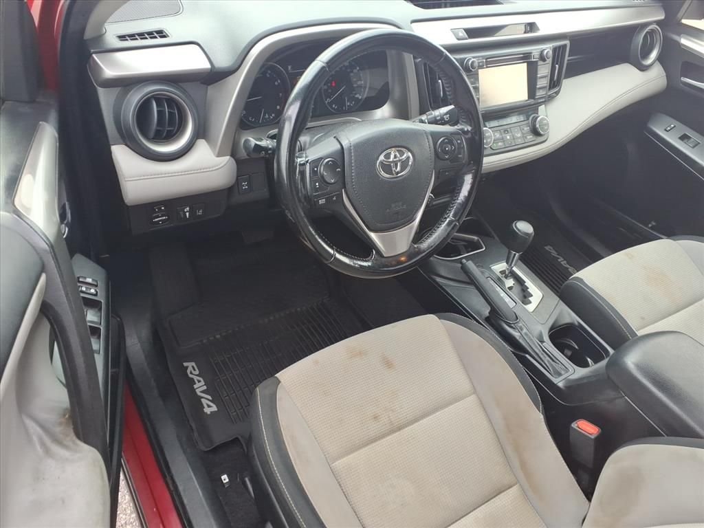 Used 2017 Red Toyota XLE image 17