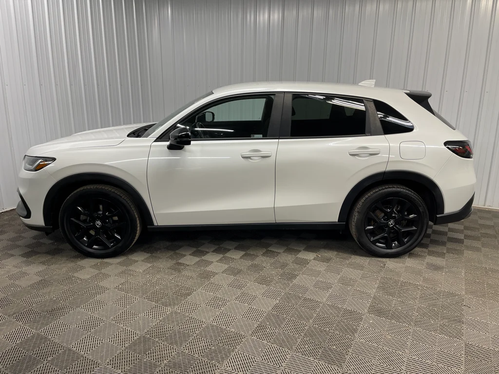 Used 2023 White Honda Sport image 7