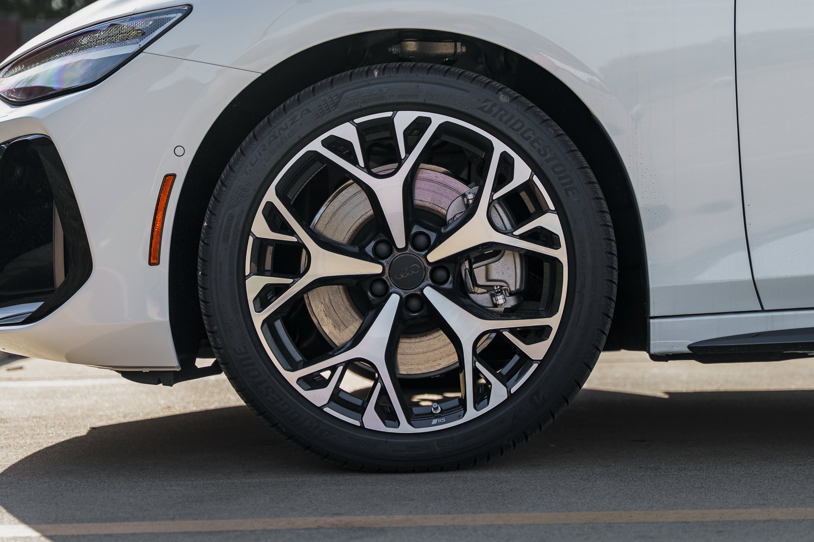 New 2026 Glacier White Metallic Audi Premium Plus image 30