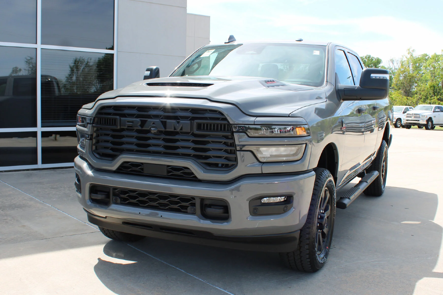 New 2026 Ceramic Gray Clear-Coat Exterior Paint RAM Black Express Crew Cab 4x4 image 23