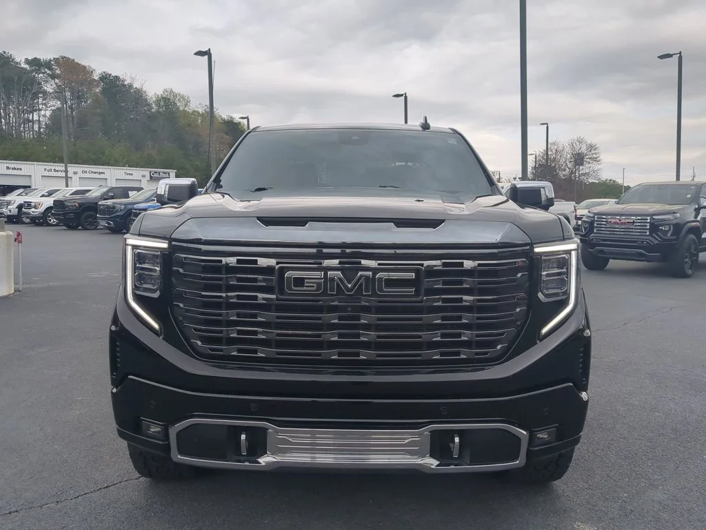 Used 2023 Onyx Black GMC Denali Ultimate image 2