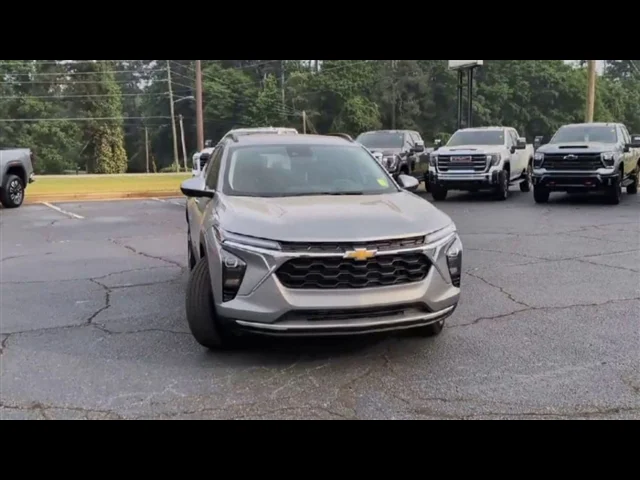 Used 2025 Sterling Gray Metallic Chevrolet LT image 3