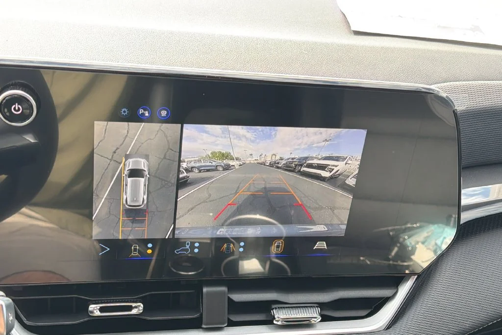 New 2027 Sterling Gray Metallic Chevrolet LT image 26