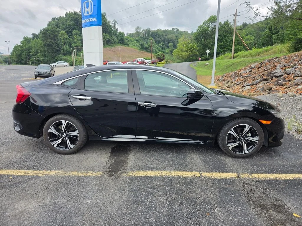 Used 2016 Black Honda Touring image 3
