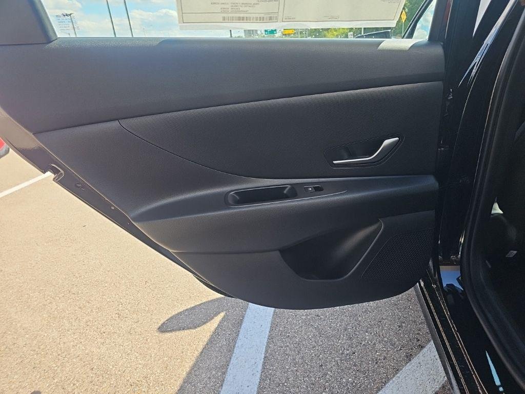 New 2026 Black Hyundai SE image 27