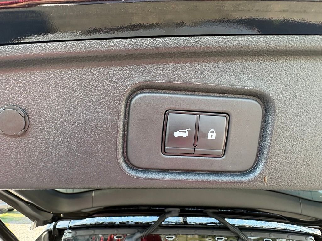 Certified Used 2025 Black Nissan Platinum image 9