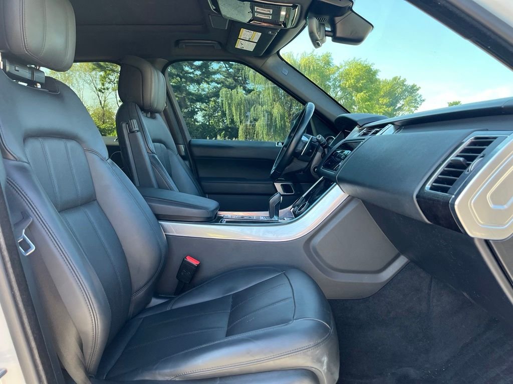 Used 2022 White Land Rover HSE Silver Edition image 29