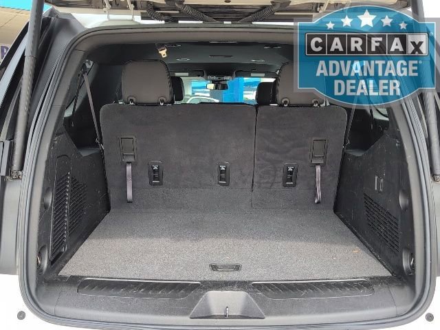 2024 Chevrolet Suburban LT - Photo 11