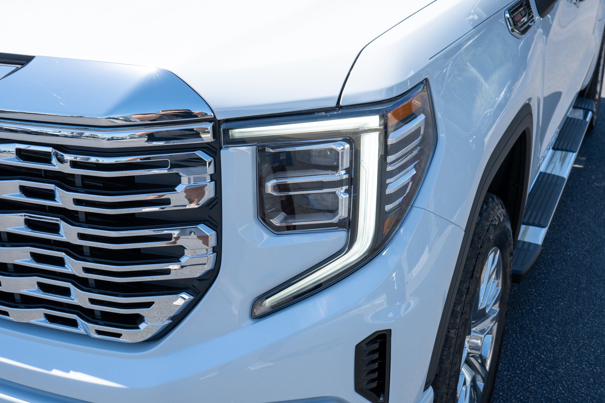 New 2026 Glacier White Tricoat GMC Denali image 9