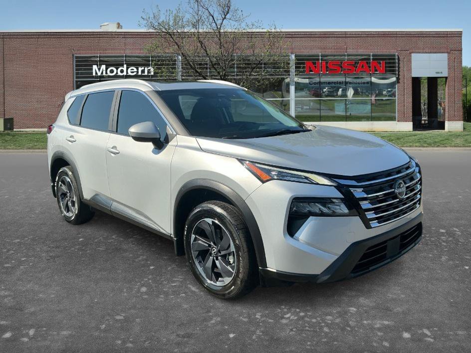 Certified Used 2025 Brilliant Silver Metallic Nissan SV image 5