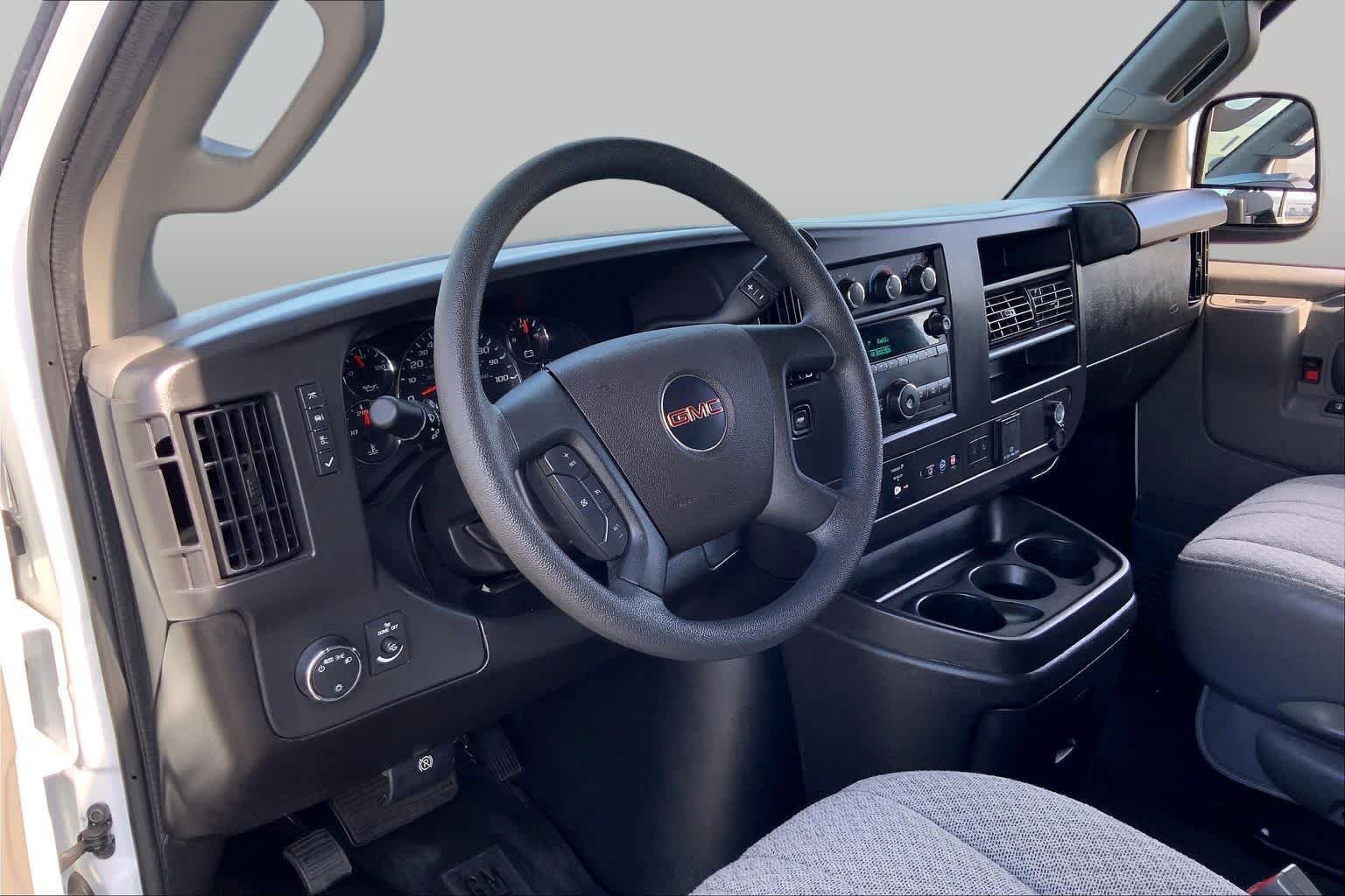Used 2025 Summit White GMC LT image 17