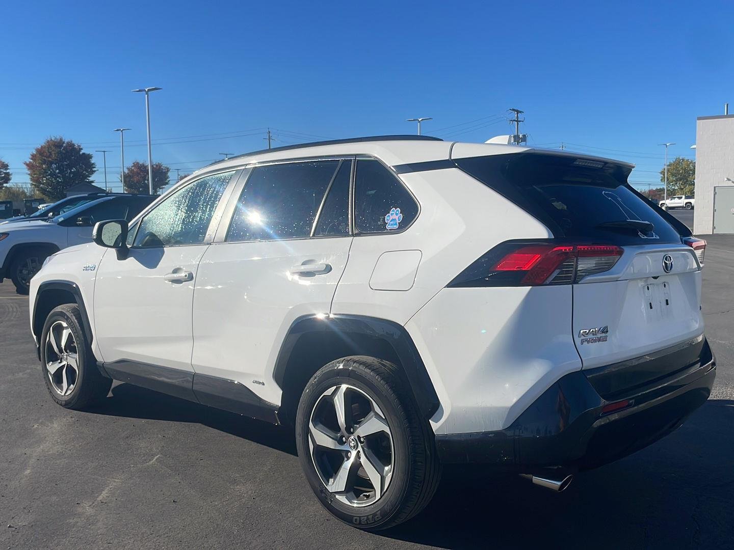 Used 2023 Ice Cap Toyota SE image 10