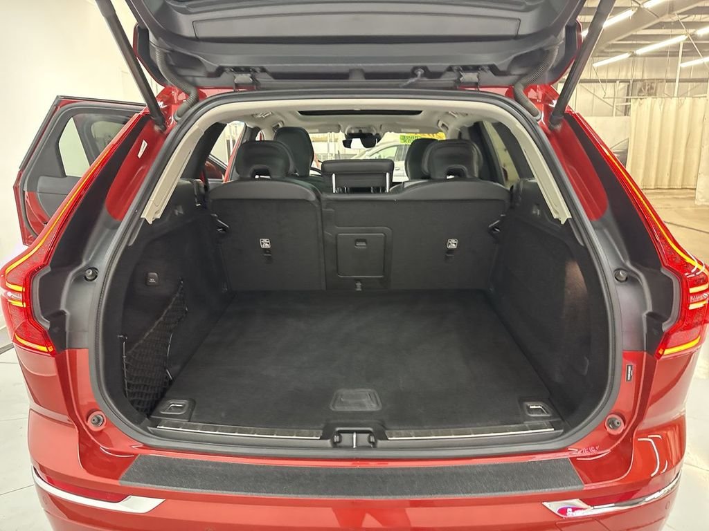 Used 2021 Fusion Red Metallic Volvo T5 Inscription image 21