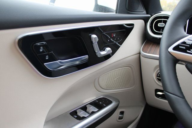 2025 Mercedes-Benz C-Class Sedan C 300 - Photo 23