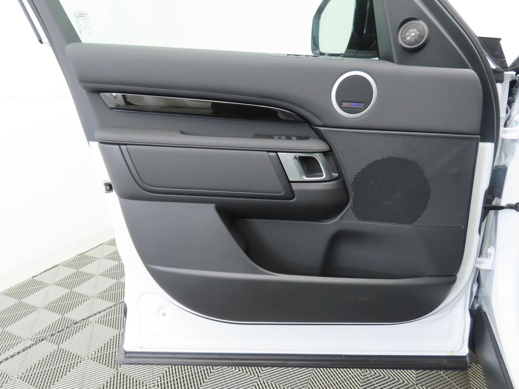 Used 2025 Fuji White Land Rover S image 26