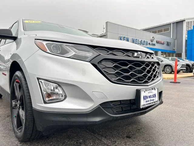 Used 2020 Silver Ice Metallic Chevrolet Premier image 4