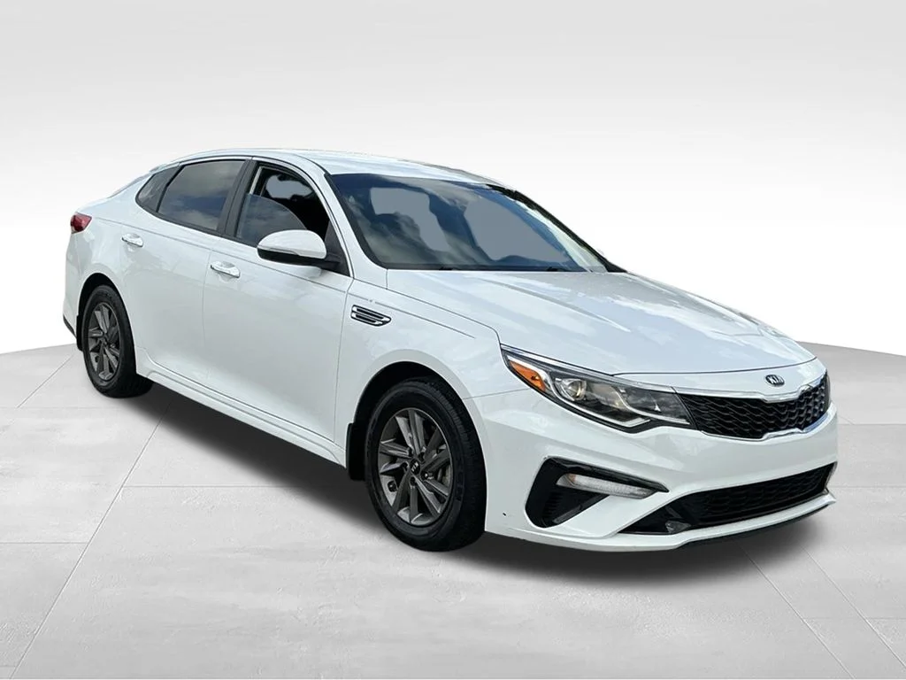 Used 2020 White Kia LX image 12