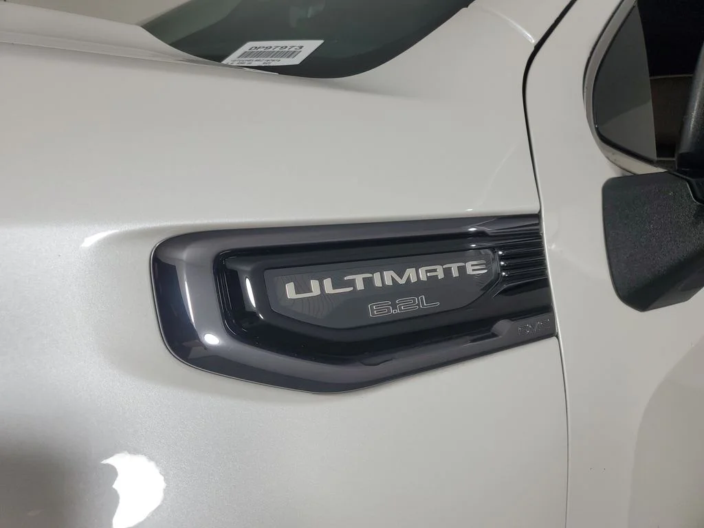 Used 2025 White GMC Denali Ultimate image 11