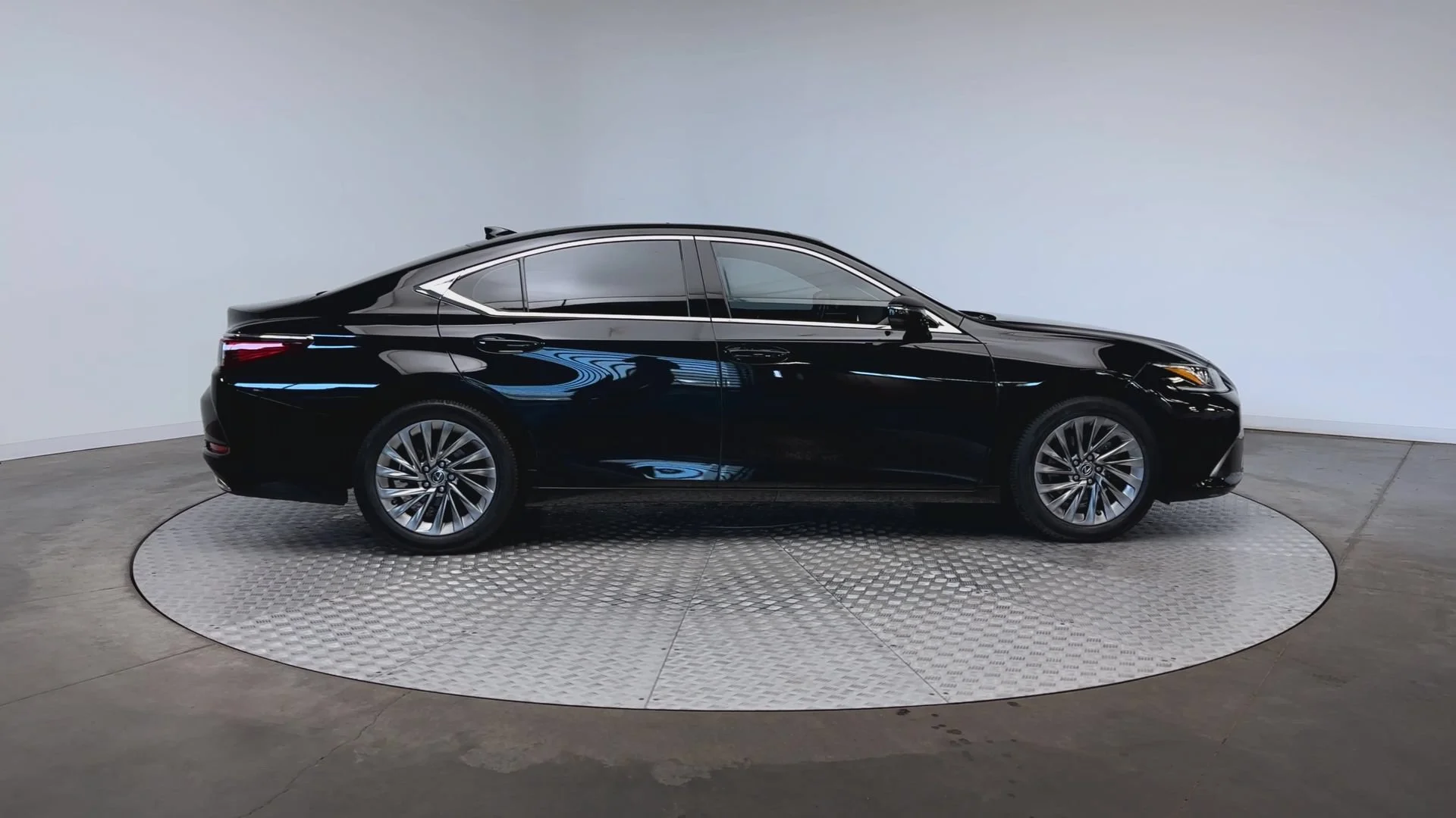Used 2020 Obsidian Lexus ES 350 Luxury image 9