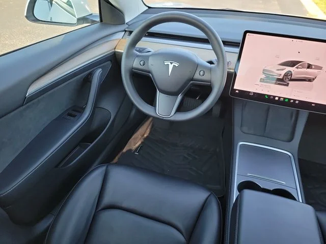 Used 2023 White Tesla Base image 26