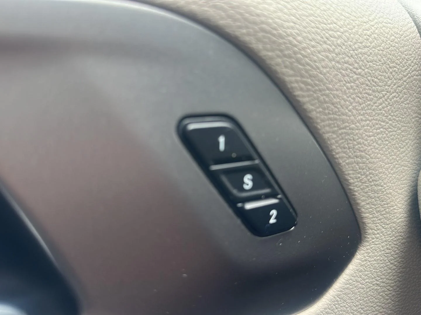 Used 2024 Diamond Black Chrysler Touring L image 26