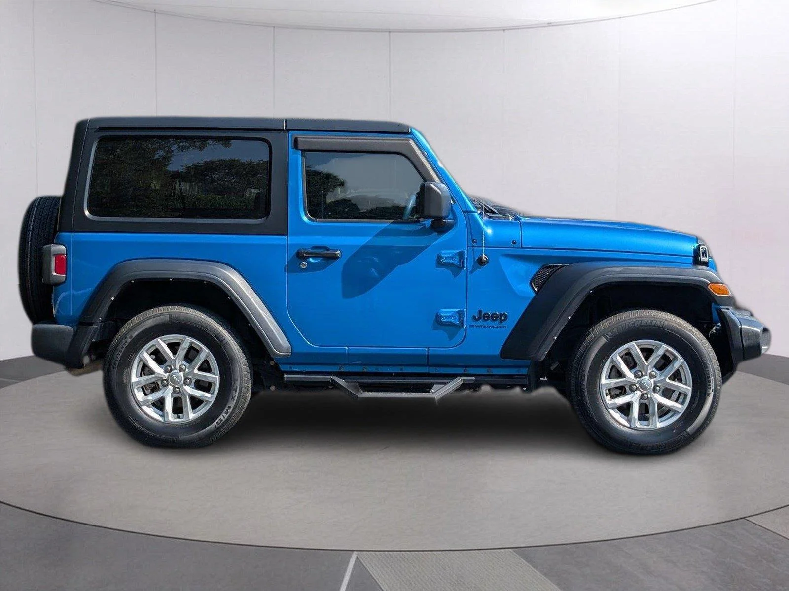 Used 2023 Hydro Blue Pearlcoat Jeep Sport S image 7