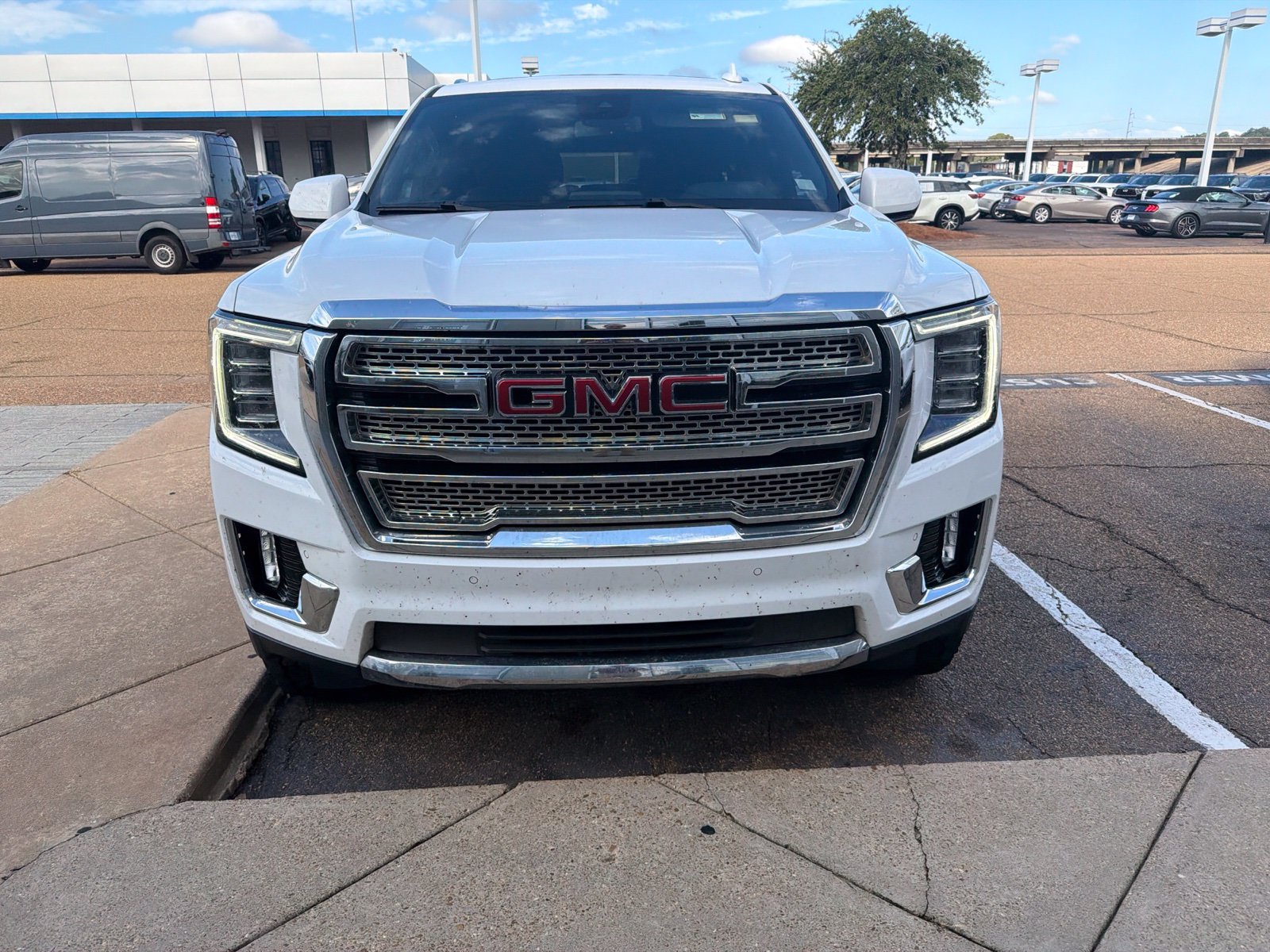 Used 2023 White GMC SLT image 5